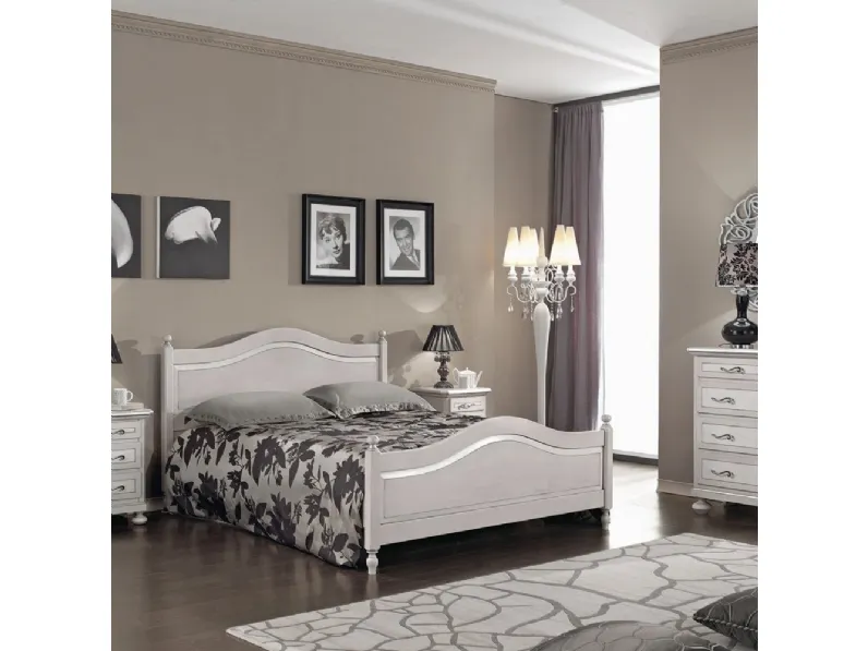 Letto decorato con finitura colore tortora e grigio anticato e filetti colore argento con testiera 1477-A di Zanini