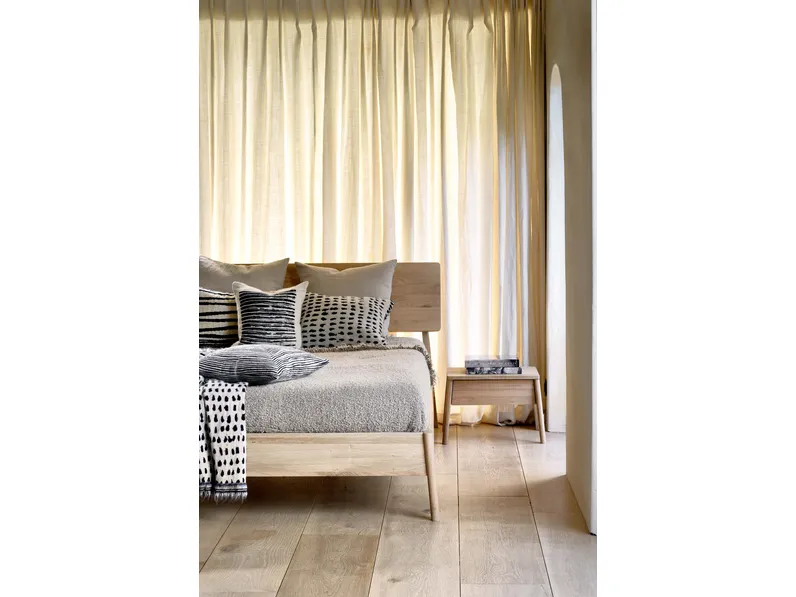 Letto Air in rovere di Ethnicraft