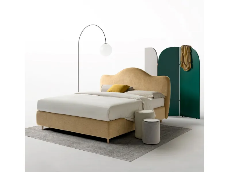 Letto imbottito con testiera sagomata Alabastro di Nefi Italia