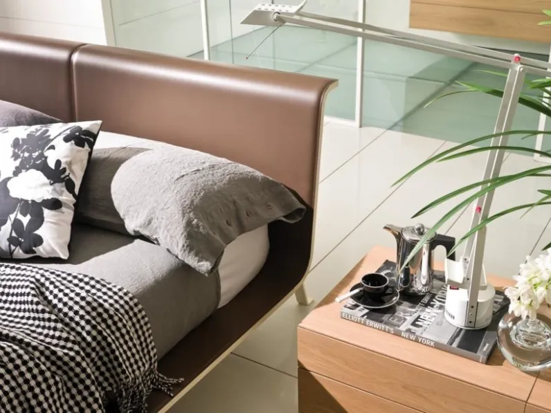 Letto Aprile rivestito in Cuoio di Radice Mobili