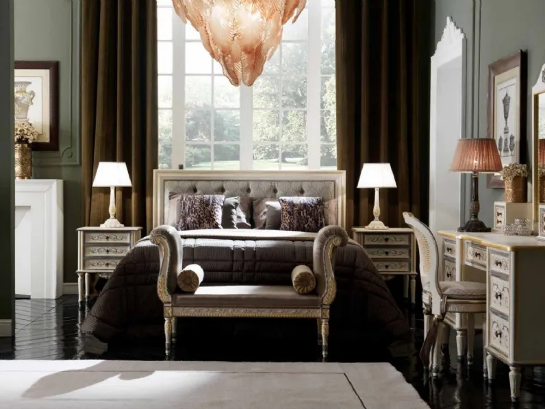 Letto classico con testiera in tessuto imbottito e cornice in legno Art 2577 di Vittorio Grifoni
