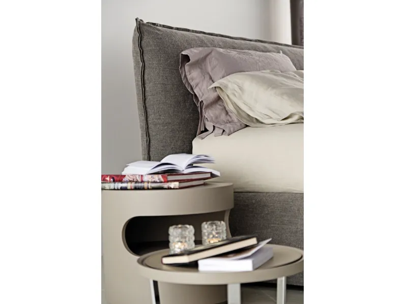 Letto imbottito Bold di Art Nova