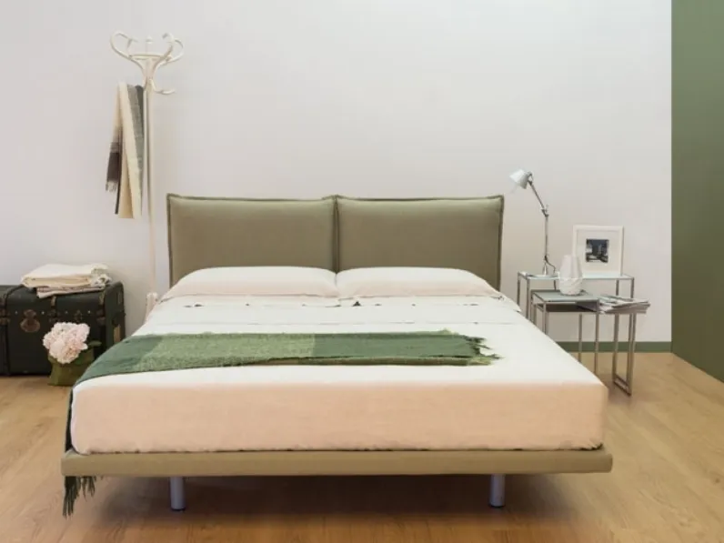 Letto con testiera imbottita Diantha di Art Salotti