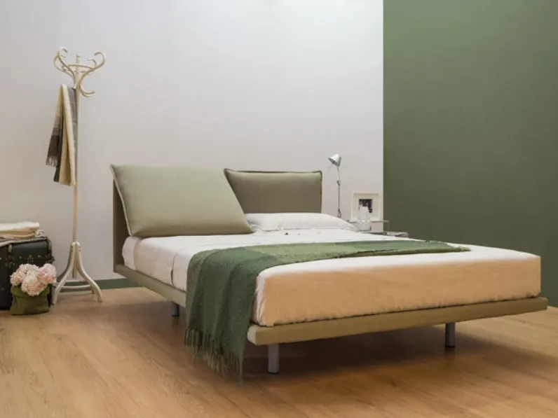 Letto con testiera imbottita Diantha di Art Salotti