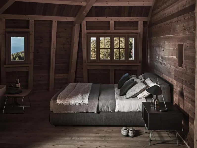 Letto con box contenitore Asolo in tessuto imbottito di Flexform