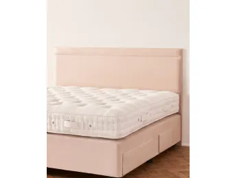 Il letto Asteria di Vispring unisce eleganza classica e comfort supremo per un riposo rigenerante.