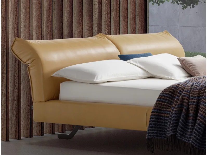 Letto Banksy in pelle di Alpa Salotti