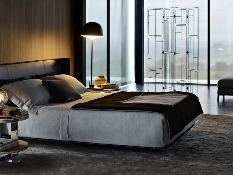 Letto rivestito in cuoio Alys di B&B Italia