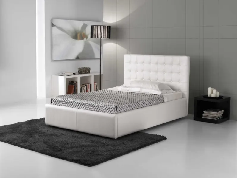 Letto a una piazza e mezza con testiera in pelle trapuntata Blenda di Tancredi salotti