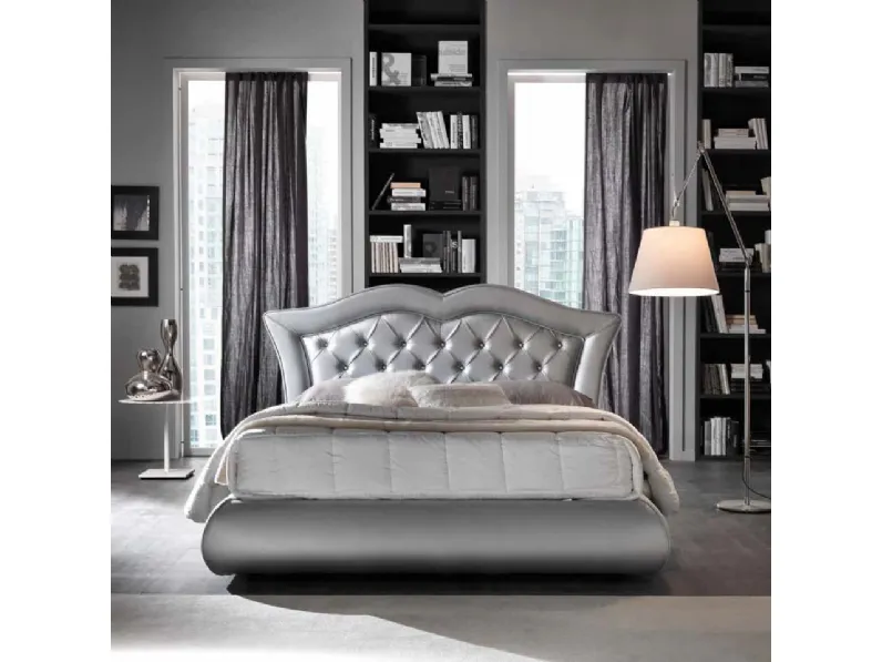 Letto Boheme in ecopelle Argento di Susan imbottiti