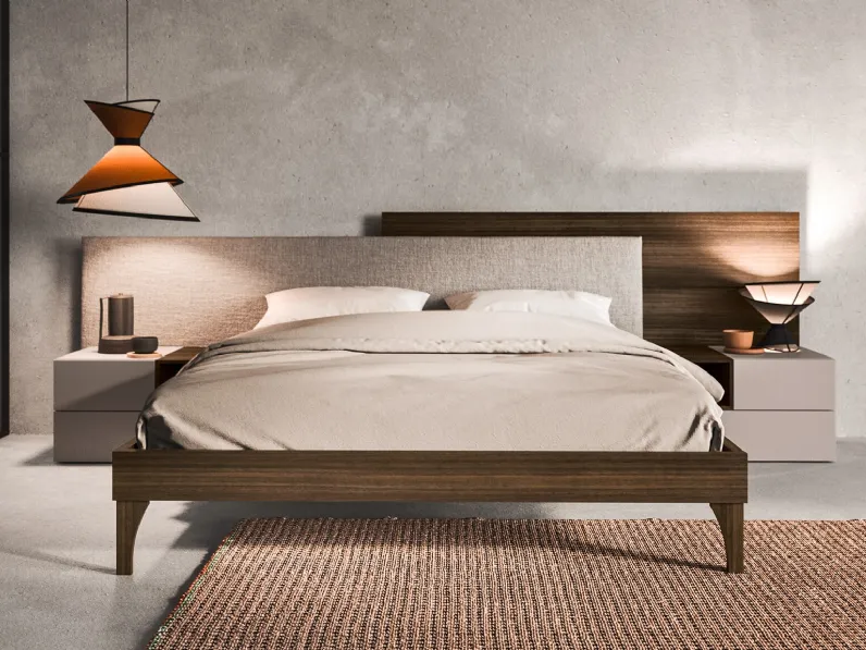 Letto con testiera in tessuto e essenza legno con struttura in essenza legno Boiserie di Mab