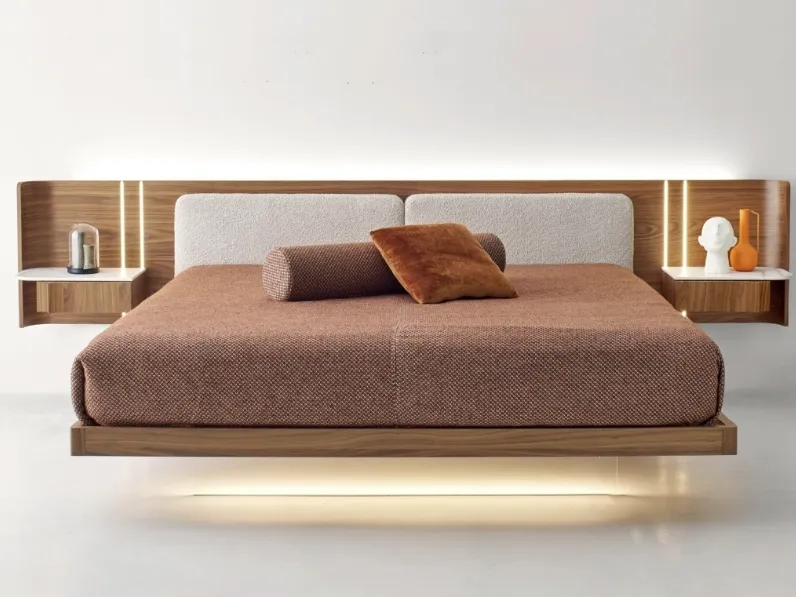 Letto Book Fluttuante con testiera in legno e pannelli in tessuto di Modesign