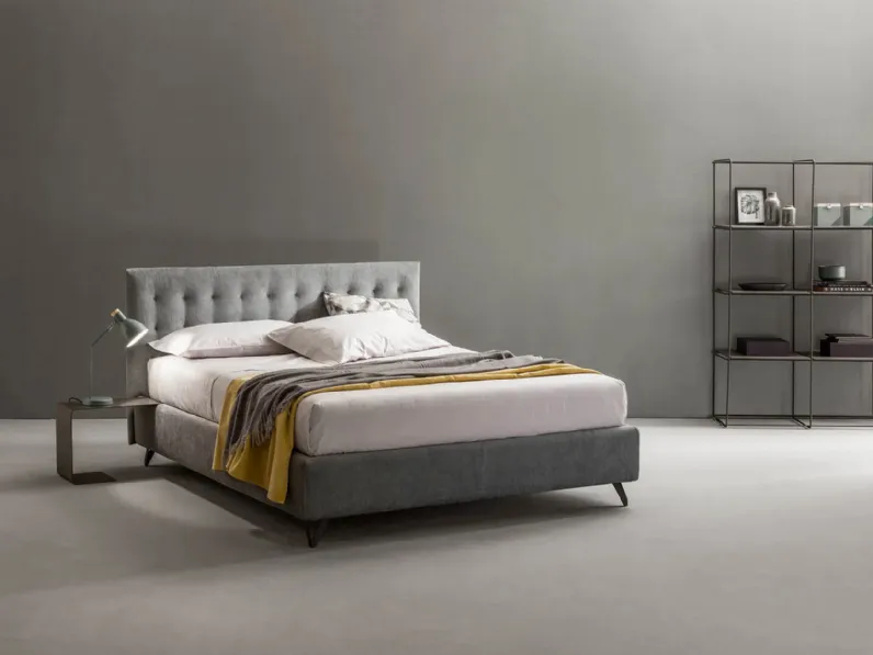 Letto matrimoniale imbottito con testiera trapuntata Aster di Bside