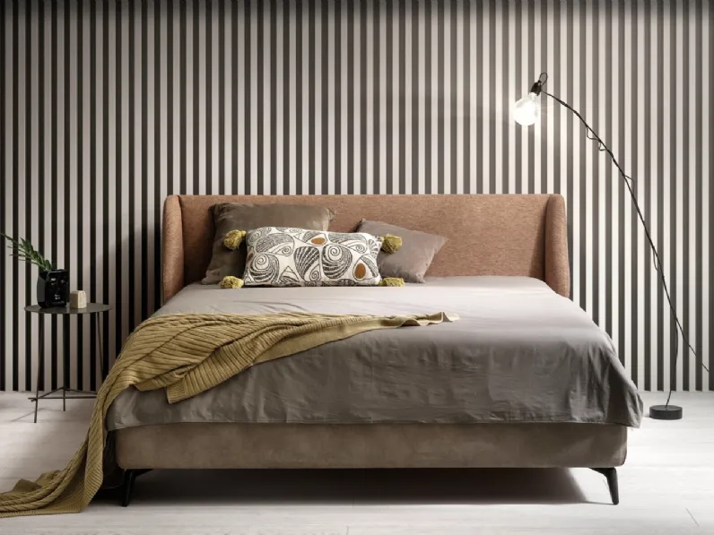 Letto matrimoniale con testiera Hug di Bside