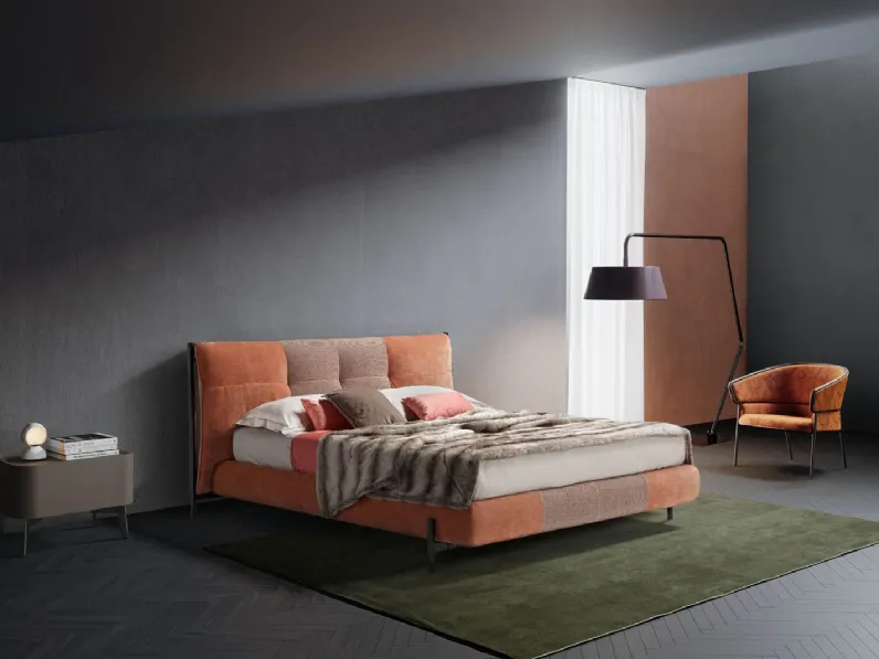 Letto in tessuto con testiera imbottita e trapuntata Cassia di Novaluna