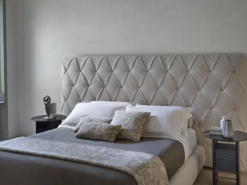 Letto con testiera trapuntata a rombi Ivonne di Conte