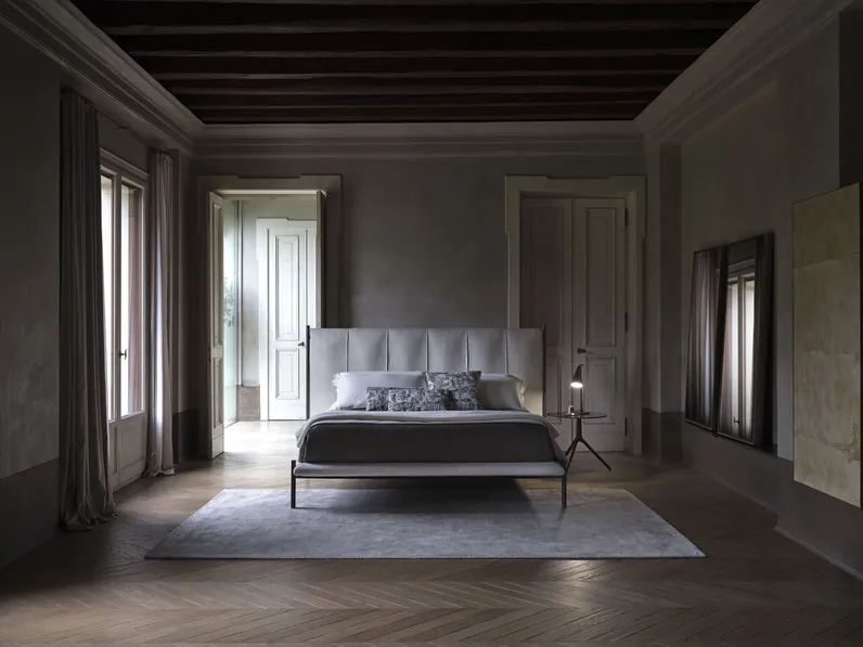 Letto Levante in tessuto di Conte