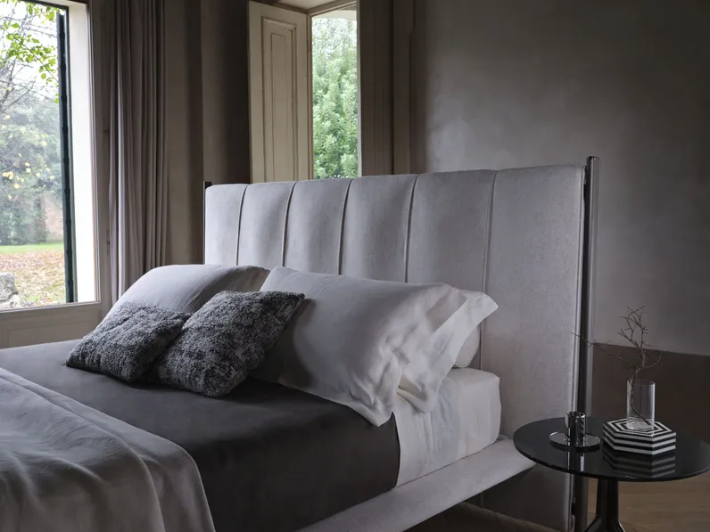 Letto Levante in tessuto di Conte
