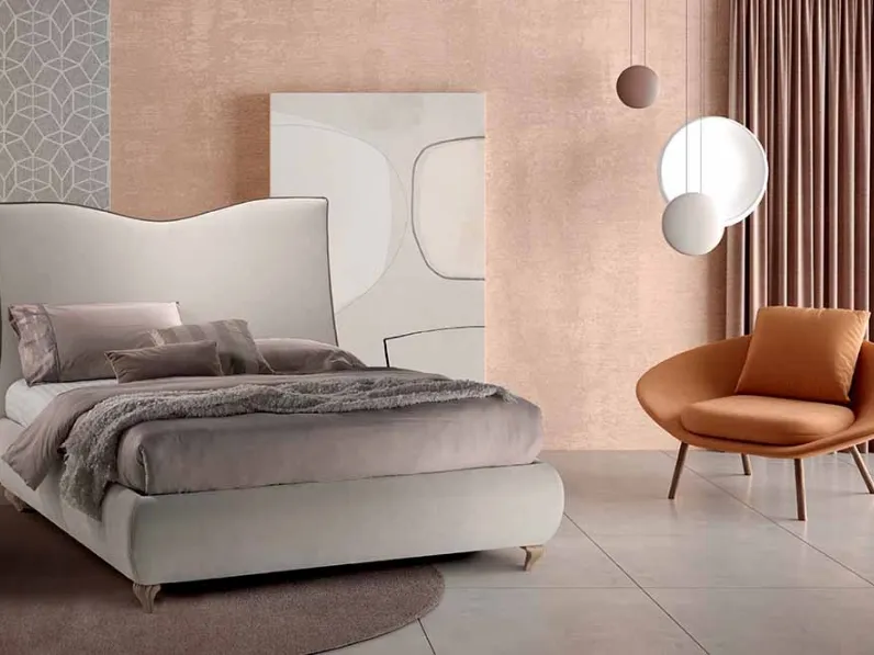Letto con testiera sagomata Scudo Pipe di Cosmo Letti