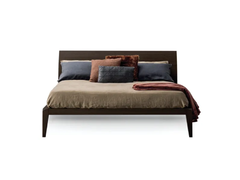 Letto in legno con testiera Shark di Devina Nais