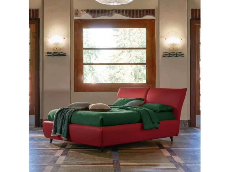Letto imbottito Edward rivestito in pelle di Dorelan Letti