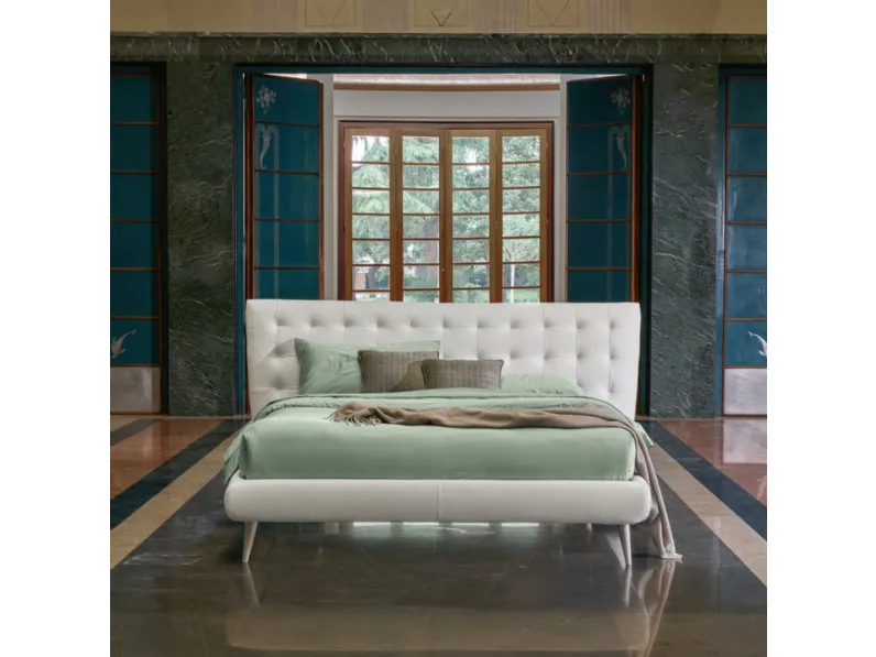 Letto Tamara con testiera trapuntata di Dorelan Letti