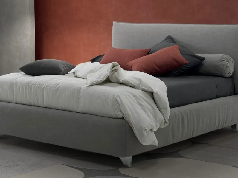 Letto matrimoniale in tessuto imbottito Eden di Rimar