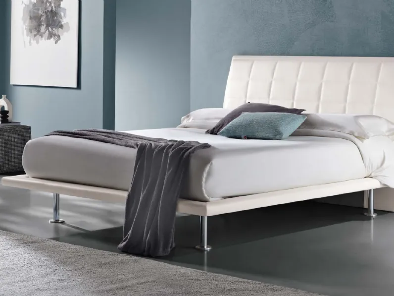 Letto in pelle Eden di Susan imbottiti