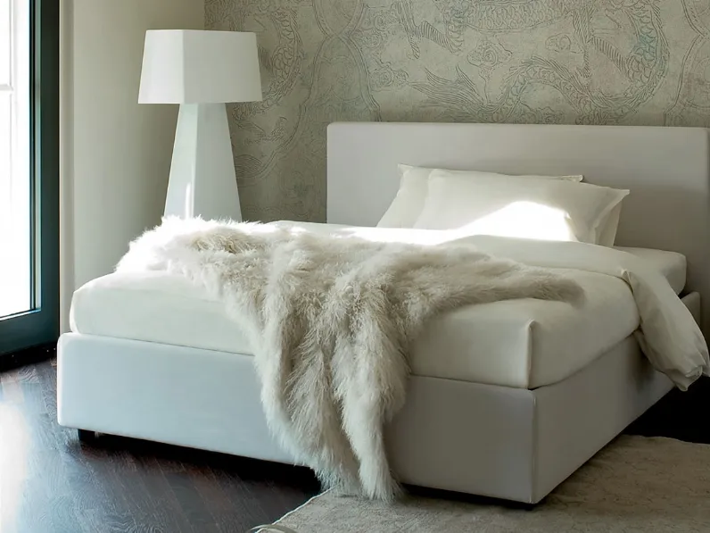 Letto in tessuto imbottito con contenitore Joy di Essedue