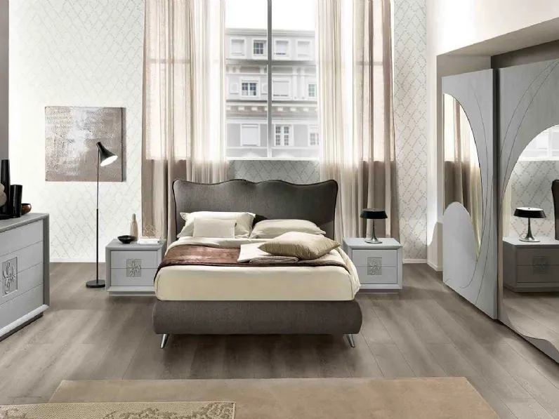 Letto in tessuto con testiera sagomata Queen Liscio di Euro Design