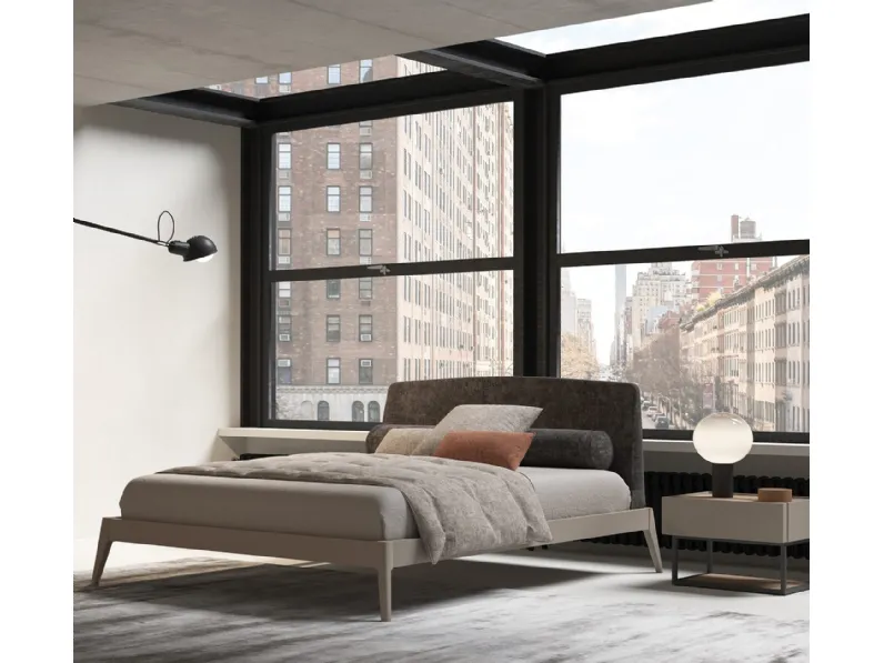 Letto con testiera in tessuto Vela di Favero