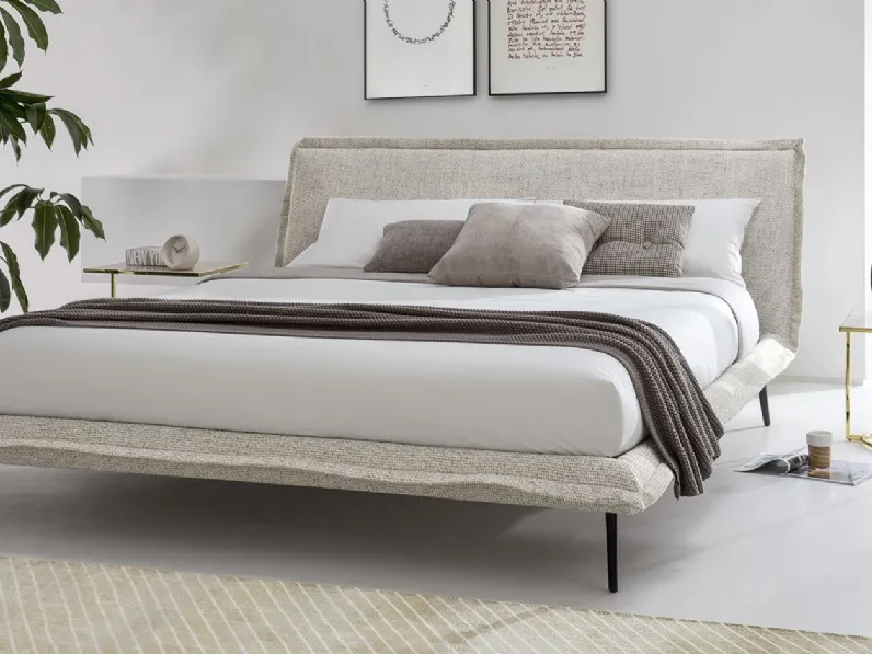 Letto in tessuto imbottito Fluff di Calligaris