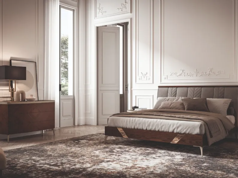 Letto con testiera in ecopelle e giroletto in Rovere Parisienne di Ghezzani