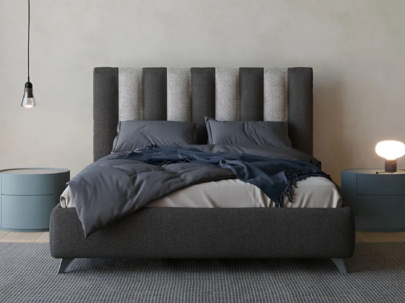 Letto con testiera alta in tessuto imbottito con trapuntatura verticale in due colori a contrasto River di Giessegi