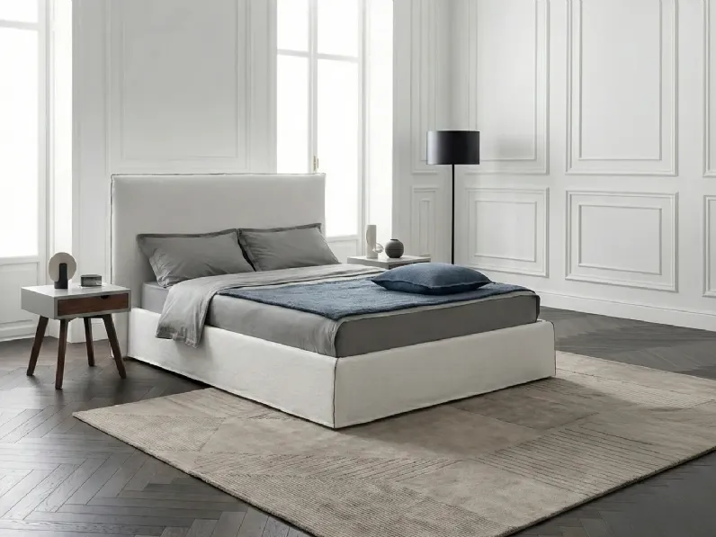 Letto con testiera alta e contenitore Tahiti High di Horm