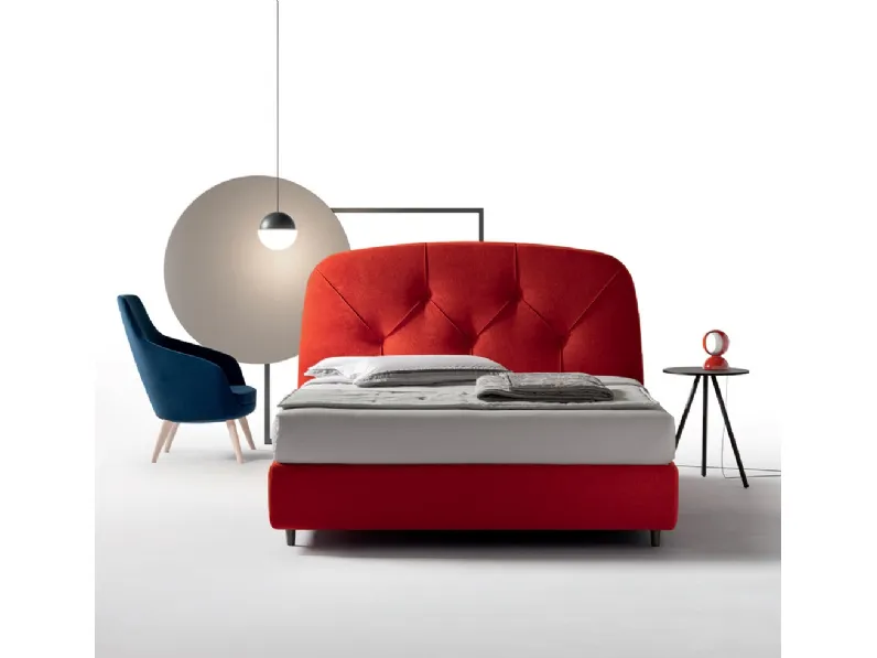 Letto in tessuto imbottito con testiera trapuntata Kaori di Nefi Italia