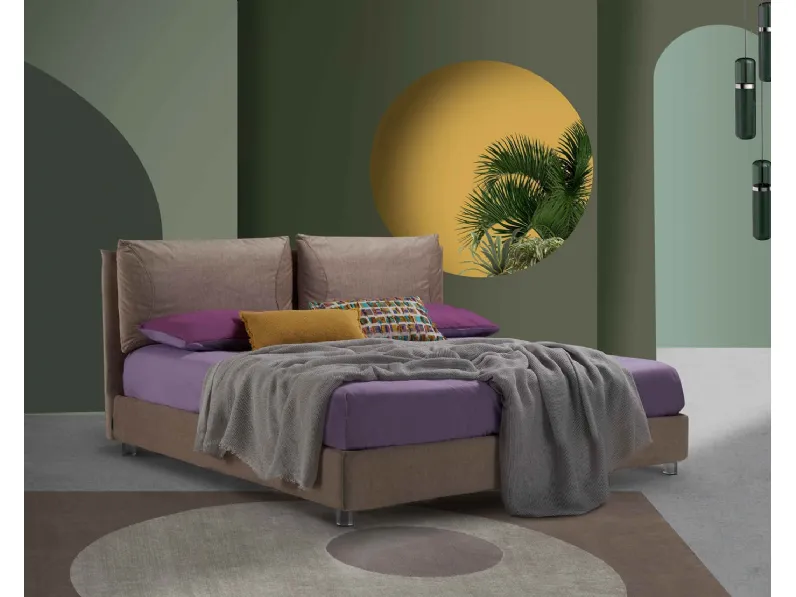 Letto in tessuto con testiera Alisha di Lettissimi