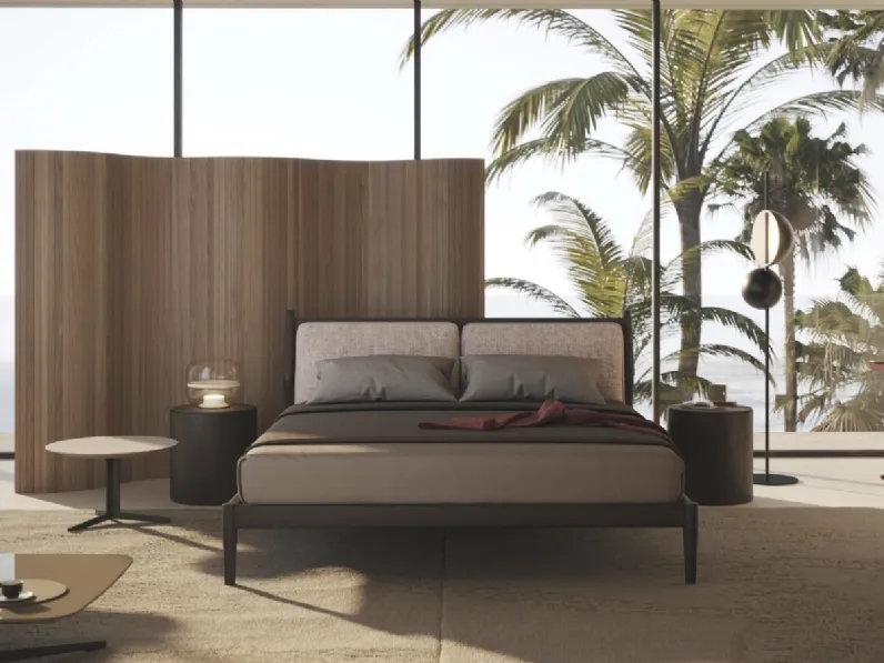 Letto in cuoio e legno Maddox di Lema