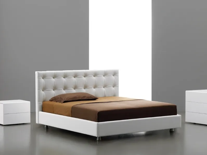 Letto in pelle con testiera lavorazione capitonné Matisse 116 di Majerna Letti