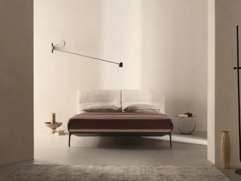 Letto in tessuto imbottito Yale Bed di MDF Italia
