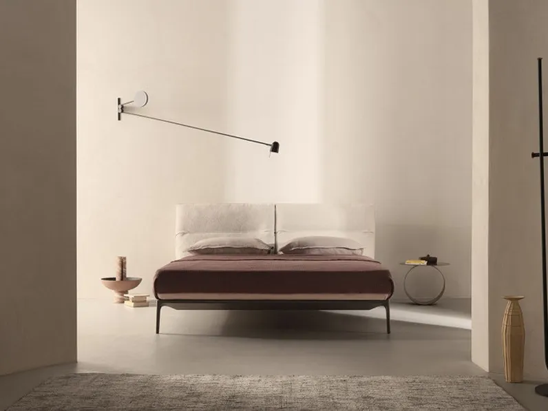 Letto in tessuto imbottito Yale Bed di MDF Italia