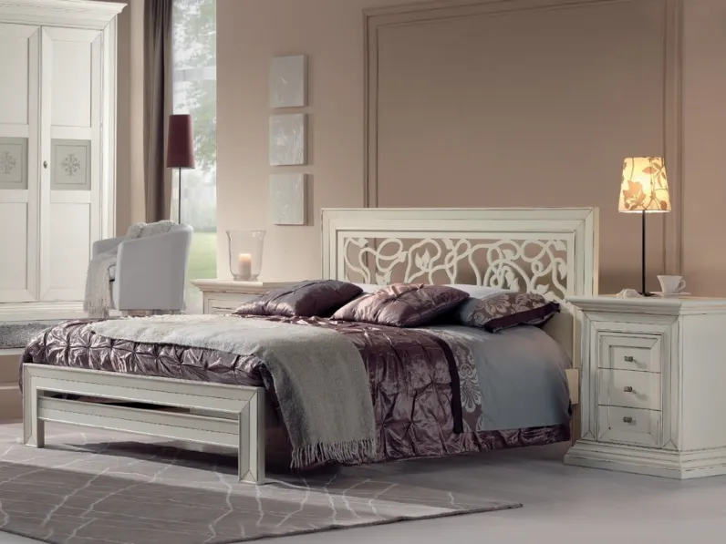 Letto Michelangelo FMG024-T in legno laccato con testiera traforata di Betamobili