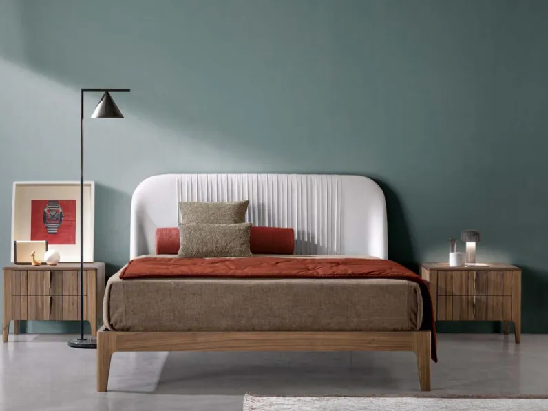 Letto in legno con testiera in ecopelle Alba di Modesign