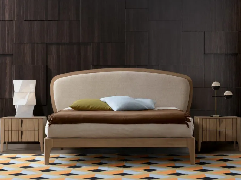 Letto in legno con testiera in tessuto imbottito Battlò di Modesign