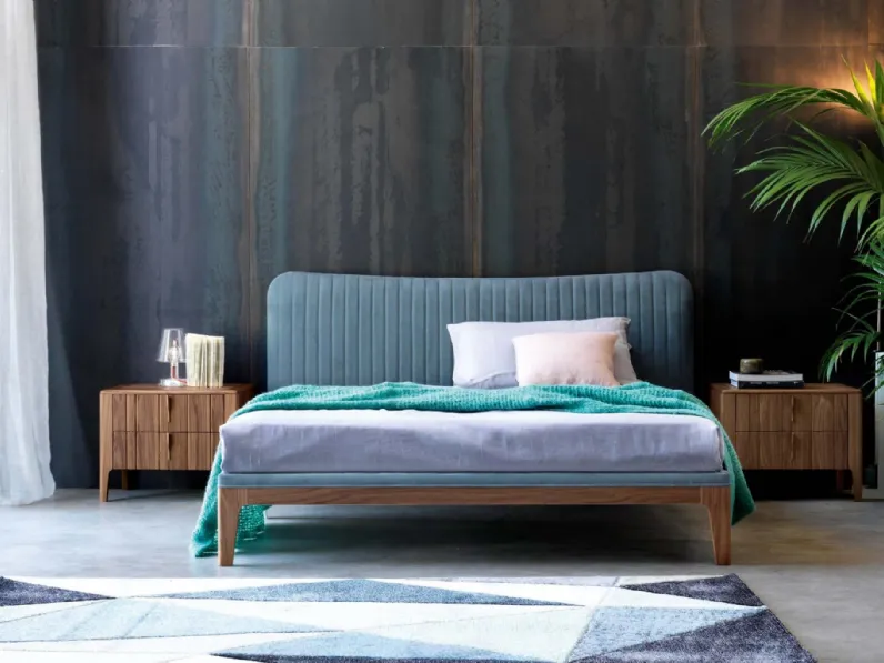 Letto Butterfly in legno con testiera in econabuk di Modesign