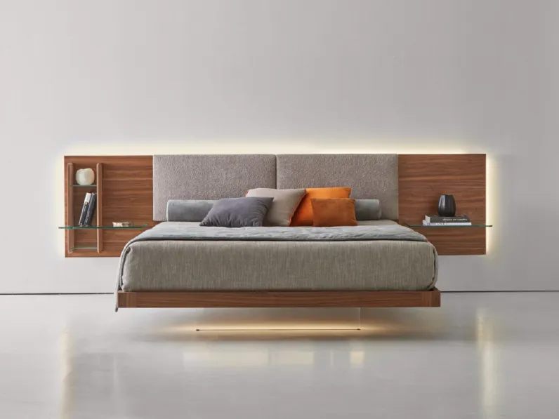 Letto York Fluttuante in legno con testiera in tessuto imbottito di Modesign