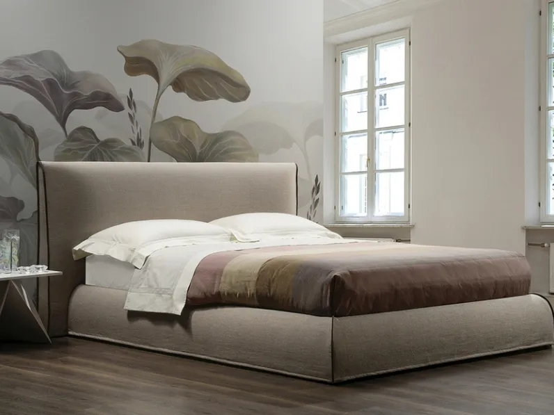 Letto in tessuto con testiera Morfeo di GR Salotti
