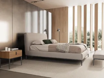 Il letto imbottito Navona Novaluna offre un comfort esclusivo con design raffinato.