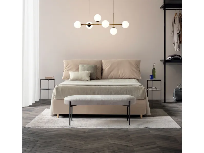 Letto in tessuto imbottito con testiera Ambra di Nefi Italia