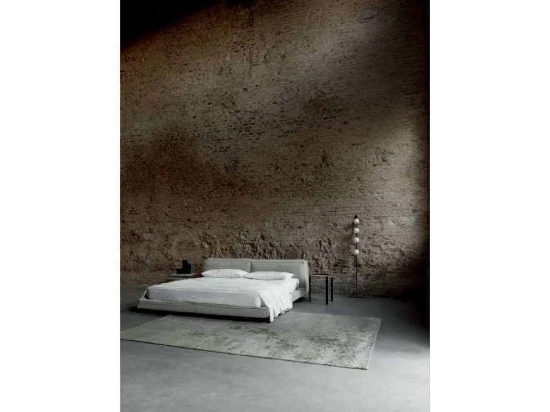 Letto con testiera imbottita NeoWall Bed di Living Divani